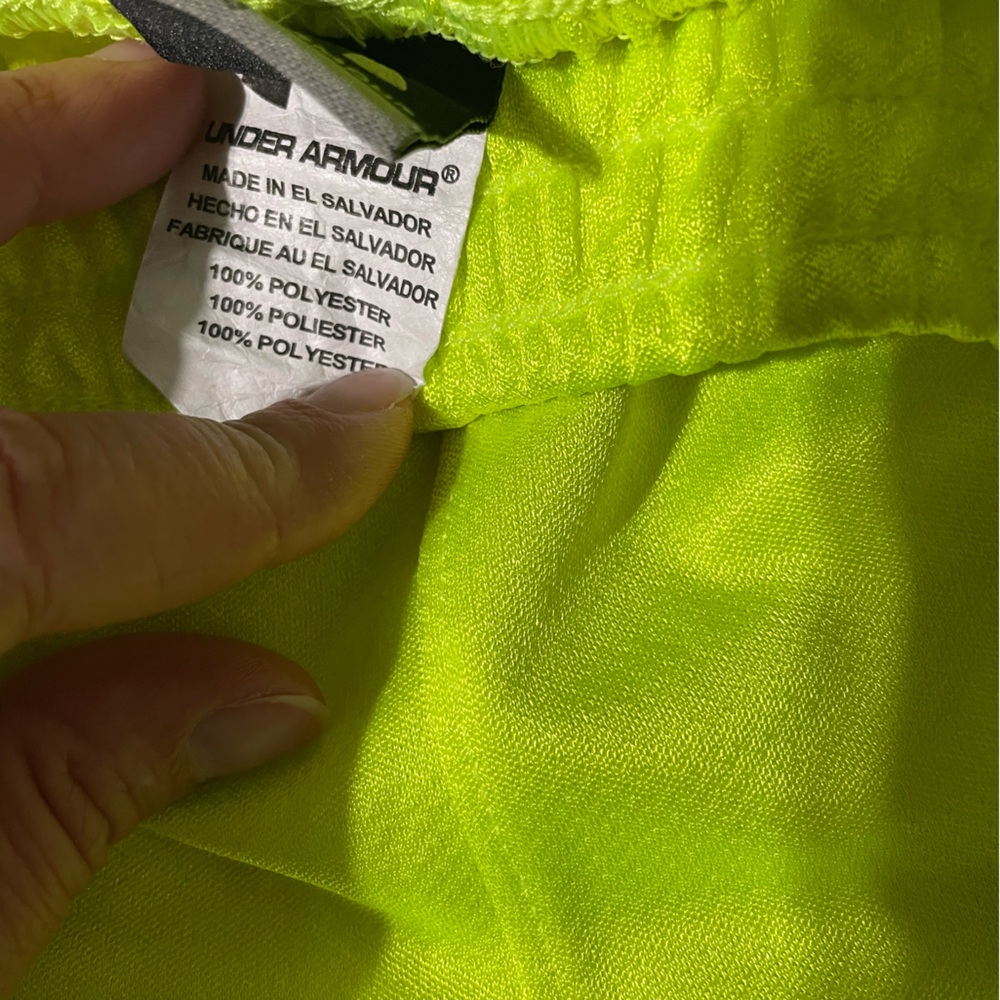 Boys Under Armour Shorts - Picture 6 of 10